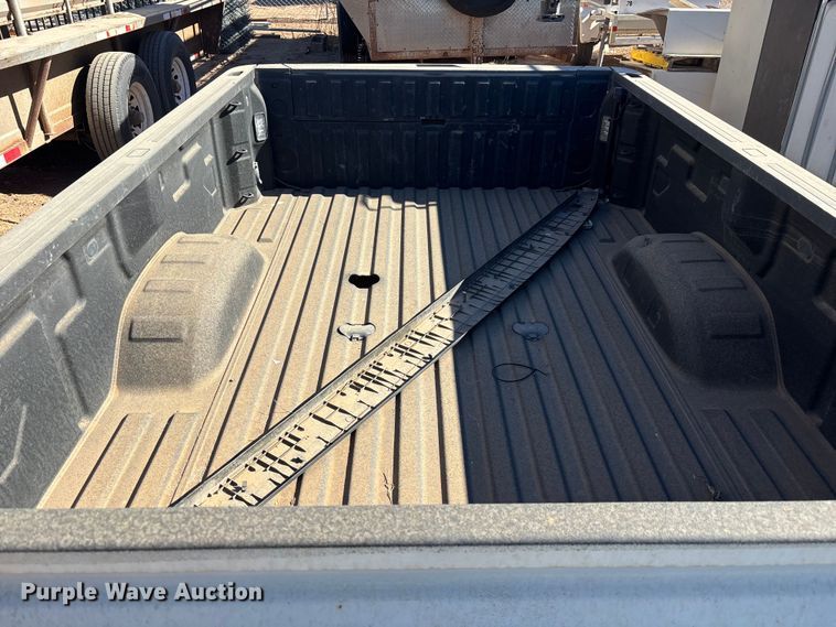 image for item ER7689 2024 GMC 3500 Pickup truck bed
