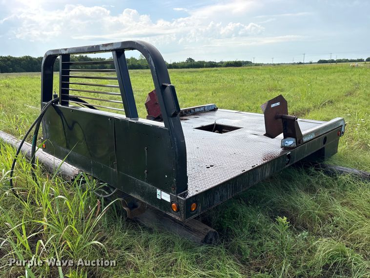 DewEze 485 Flatbed hydraulic bale bed