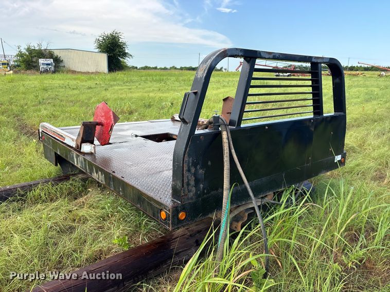 image for item ET0085 DewEze 485 Flatbed hydraulic bale bed