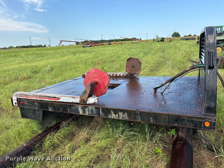 image for item ET0085 DewEze 485 Flatbed hydraulic bale bed
