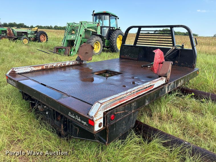 image for item ET0085 DewEze 485 Flatbed hydraulic bale bed