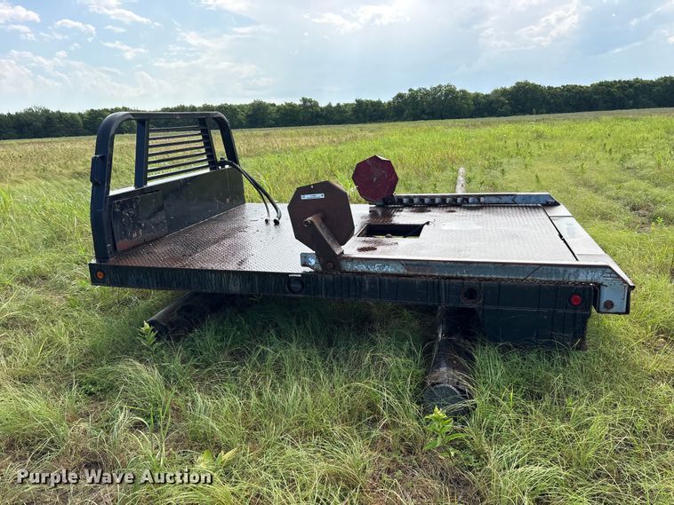 image for item ET0085 DewEze 485 Flatbed hydraulic bale bed