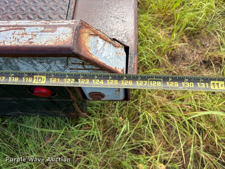 image for item ET0085 DewEze 485 Flatbed hydraulic bale bed