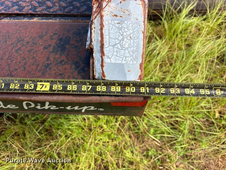 image for item ET0085 DewEze 485 Flatbed hydraulic bale bed