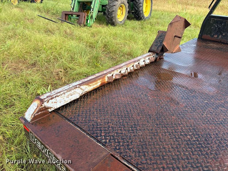 image for item ET0085 DewEze 485 Flatbed hydraulic bale bed