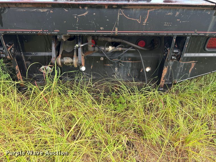 image for item ET0085 DewEze 485 Flatbed hydraulic bale bed