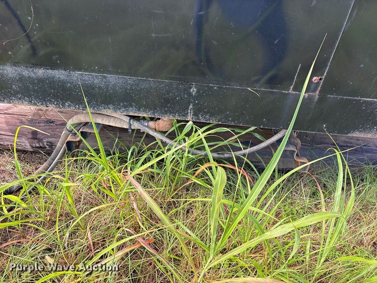 image for item ET0085 DewEze 485 Flatbed hydraulic bale bed