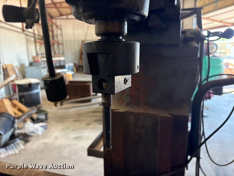 image for item ET0098 Bridgeport Series I 2HP milling machine