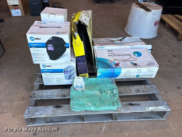 image for item ET0106 Miller Thunderbolt 210 welder