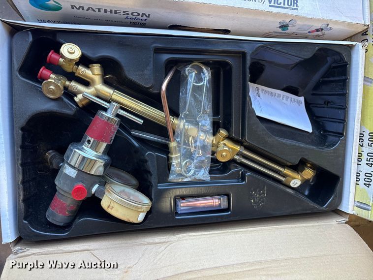 image for item ET0106 Miller Thunderbolt 210 welder