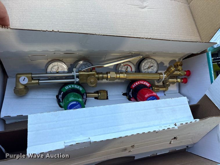 image for item ET0106 Miller Thunderbolt 210 welder