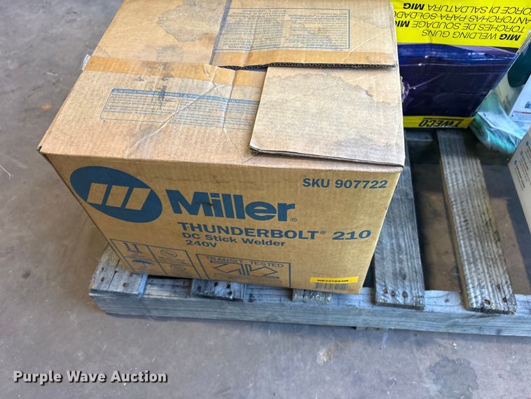 image for item ET0106 Miller Thunderbolt 210 welder
