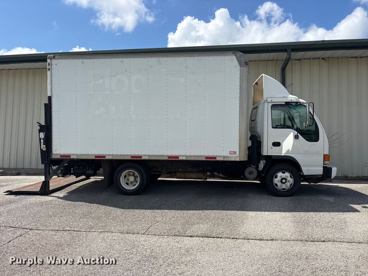 image for item ET0120 2005 Isuzu NPR box truck