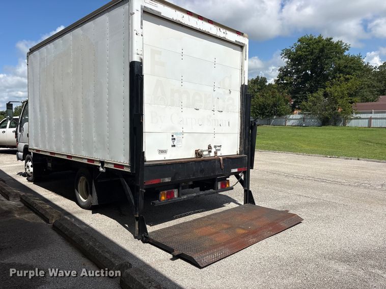 image for item ET0120 2005 Isuzu NPR box truck
