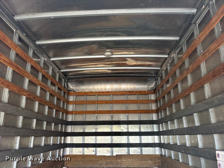 image for item ET0120 2005 Isuzu NPR box truck