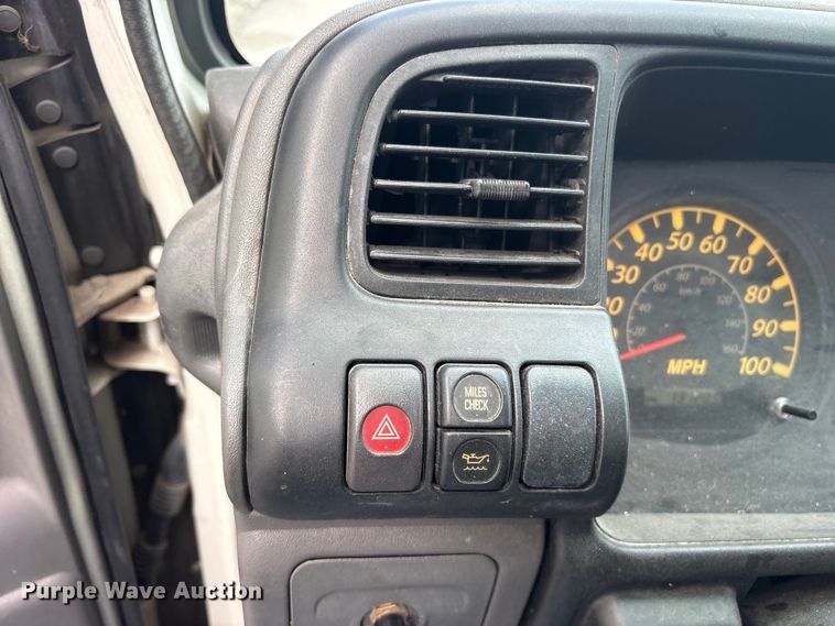 image for item ET0120 2005 Isuzu NPR box truck
