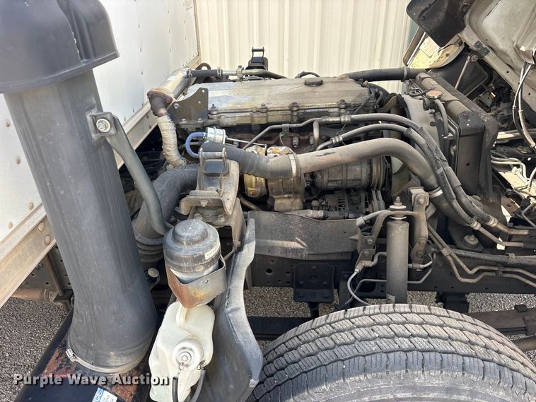 image for item ET0120 2005 Isuzu NPR box truck