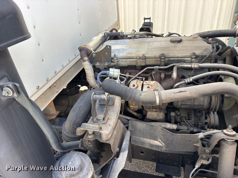 image for item ET0120 2005 Isuzu NPR box truck