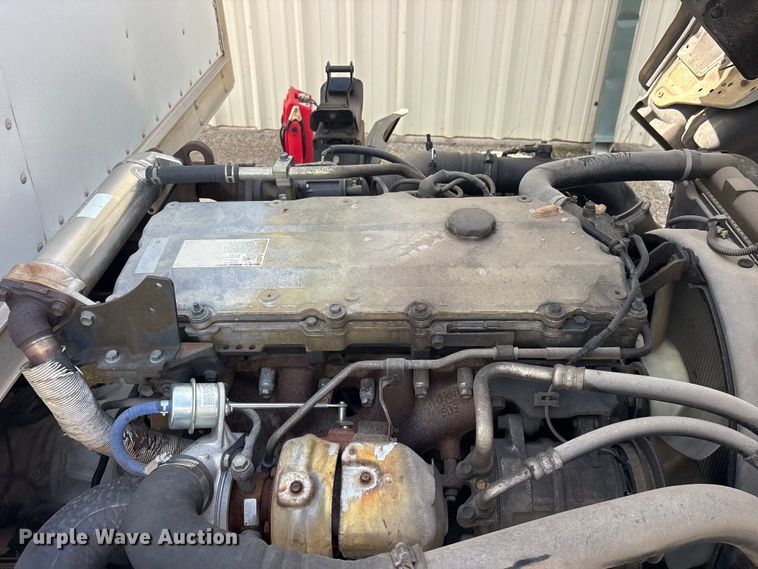 image for item ET0120 2005 Isuzu NPR box truck