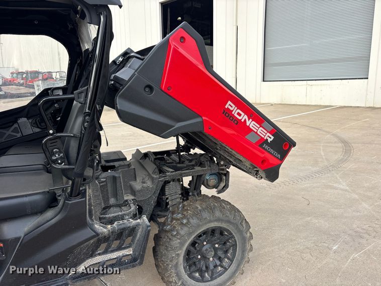 image for item ET0125 2023 Honda SXS1000M utility vehicle