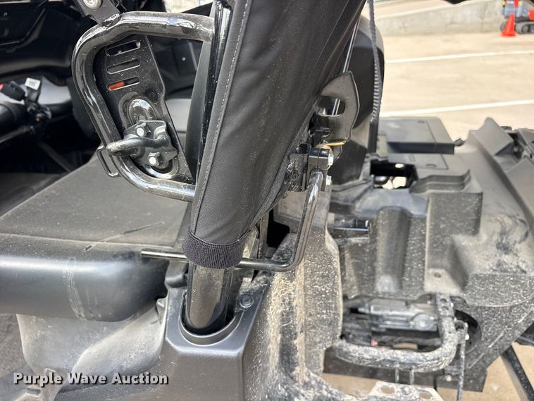image for item ET0125 2023 Honda SXS1000M utility vehicle