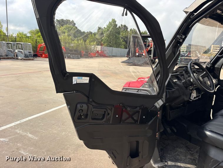 image for item ET0125 2023 Honda SXS1000M utility vehicle