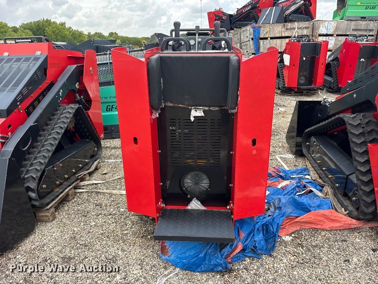 image for item ET0177 Erie SCL850 compact utility loader