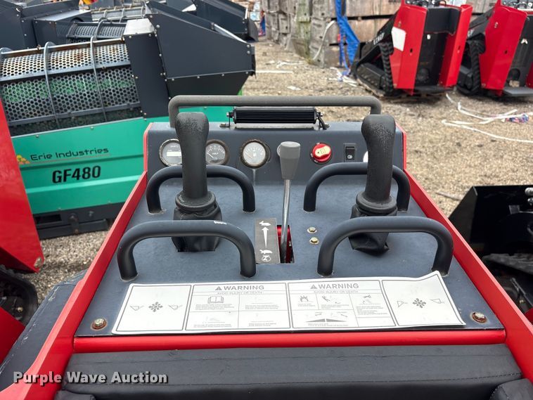 image for item ET0177 Erie SCL850 compact utility loader