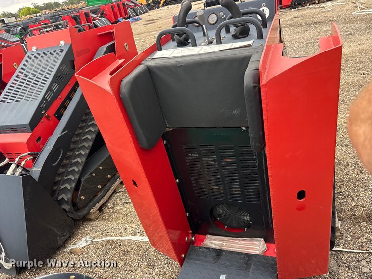 image for item ET0178 Erie SCL850 compact utility loader