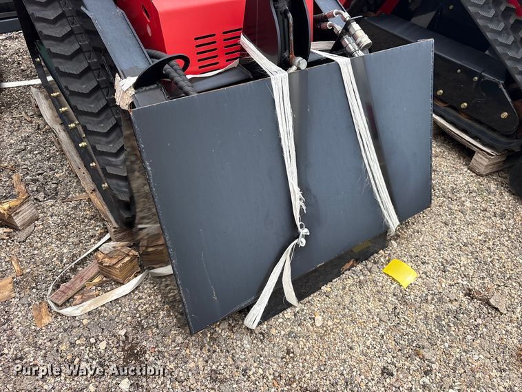 image for item ET0179 2024 Erie SCL850 compact utility loader
