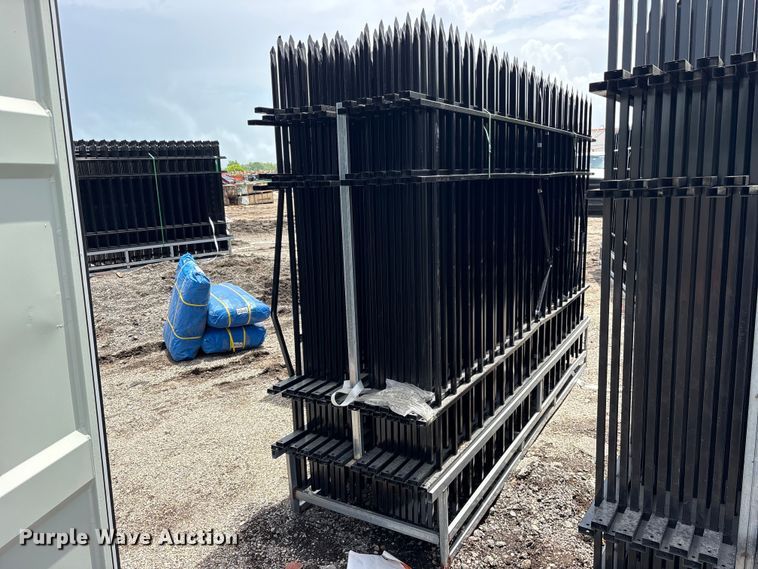 (22) Valley Pioneer F10 fence panels