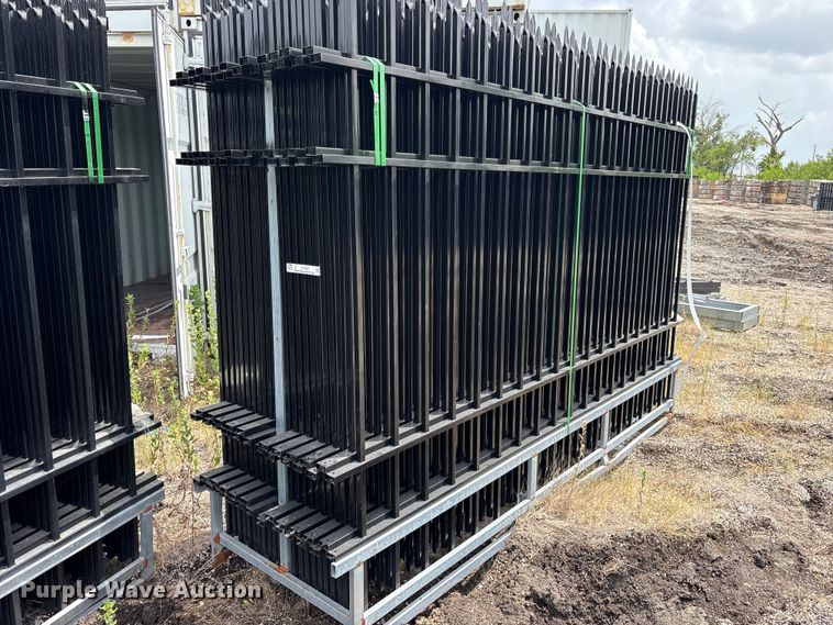 (22) Valley Pioneer F10 fence panels