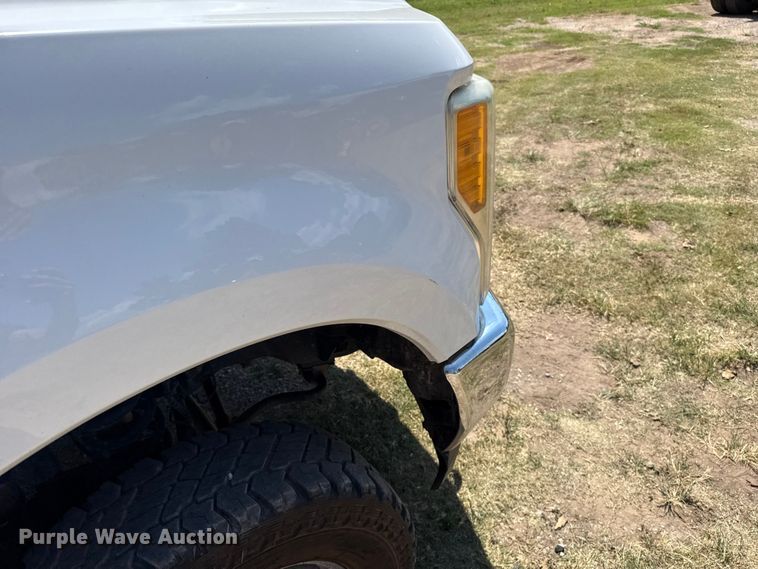 image for item ET6454 2017 Ford F350 Super Duty Ext. Cab utility bed pickup truck
