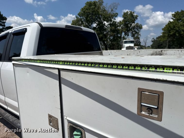 image for item ET6454 2017 Ford F350 Super Duty Ext. Cab utility bed pickup truck