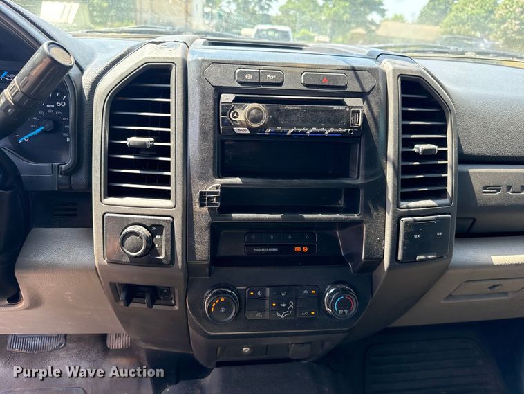 image for item ET6454 2017 Ford F350 Super Duty Ext. Cab utility bed pickup truck