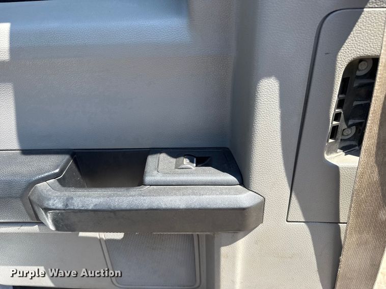 image for item ET6454 2017 Ford F350 Super Duty Ext. Cab utility bed pickup truck