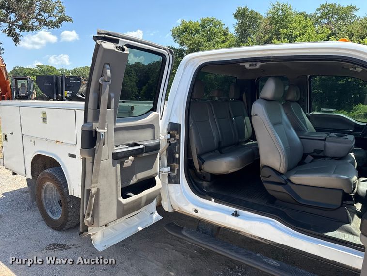 image for item ET6454 2017 Ford F350 Super Duty Ext. Cab utility bed pickup truck