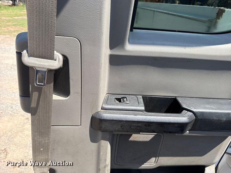 image for item ET6454 2017 Ford F350 Super Duty Ext. Cab utility bed pickup truck