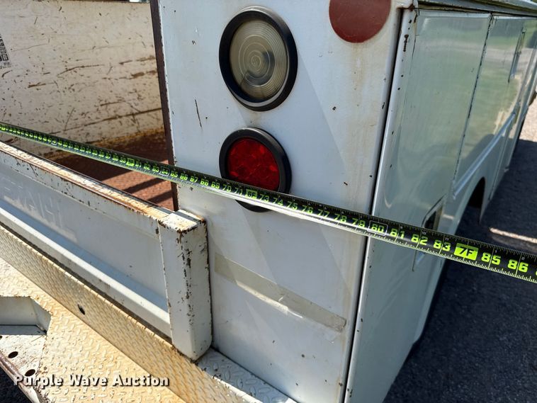 image for item ET6456 2000 GMC Sierra 2500 utility bed pickup truck