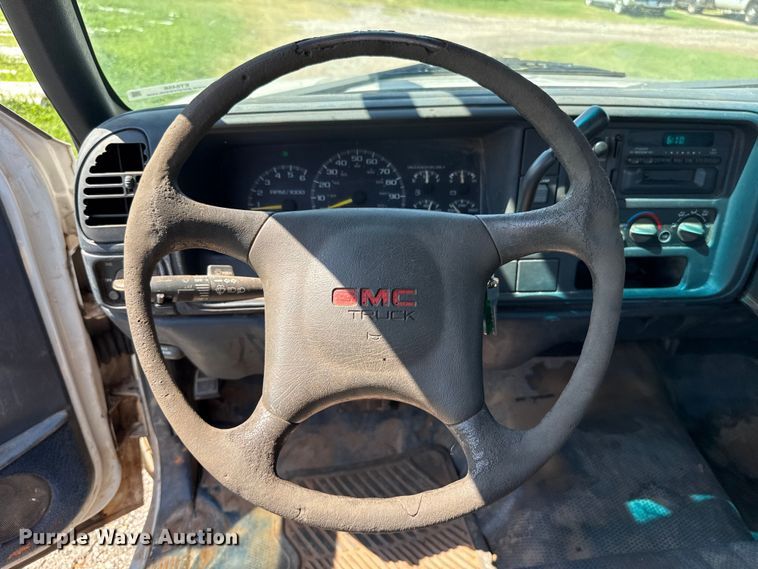 image for item ET6456 2000 GMC Sierra 2500 utility bed pickup truck