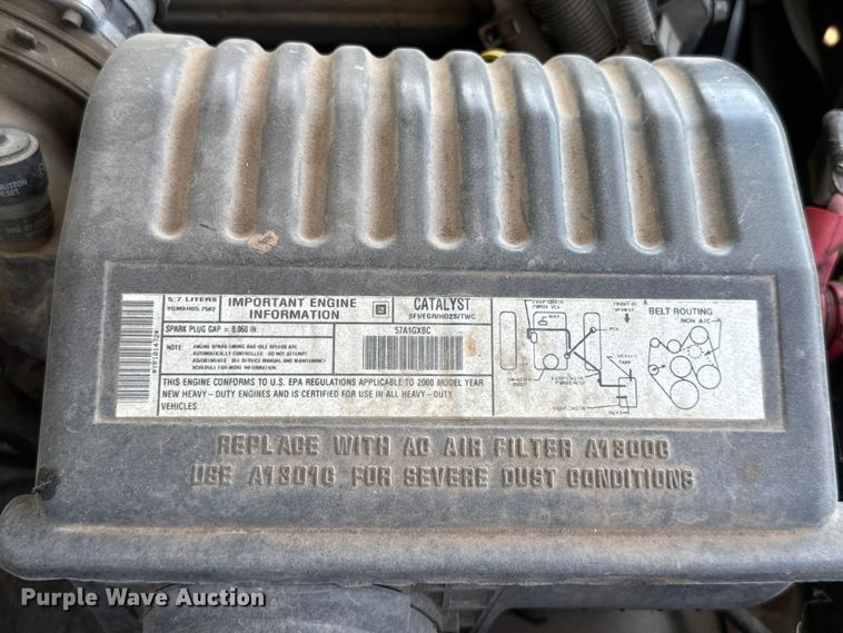 image for item ET6456 2000 GMC Sierra 2500 utility bed pickup truck
