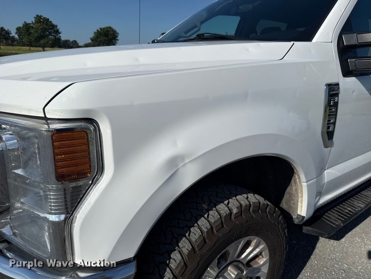 image for item ET6459 2020 Ford F250 Super Duty Crew Cab pickup truck