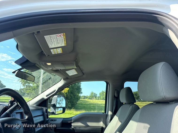 image for item ET6459 2020 Ford F250 Super Duty Crew Cab pickup truck