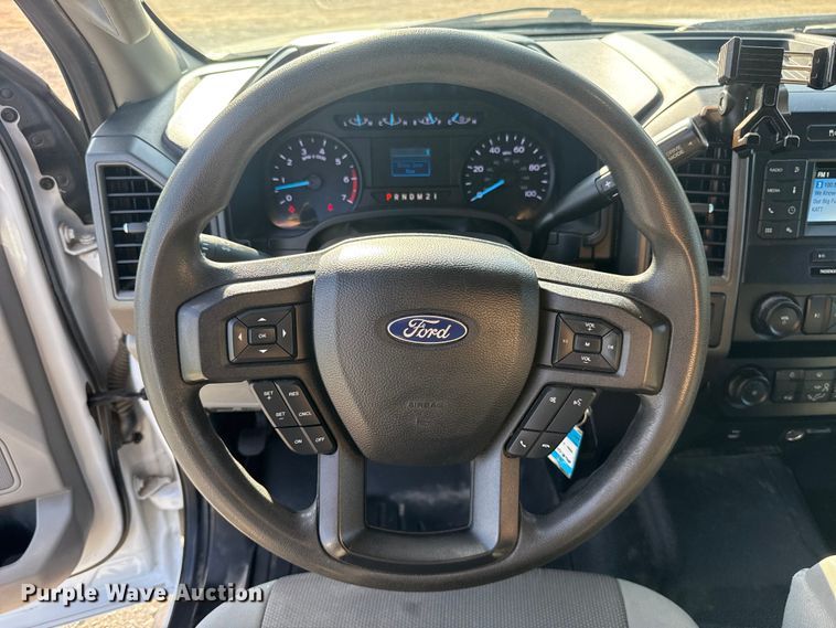 image for item ET6459 2020 Ford F250 Super Duty Crew Cab pickup truck
