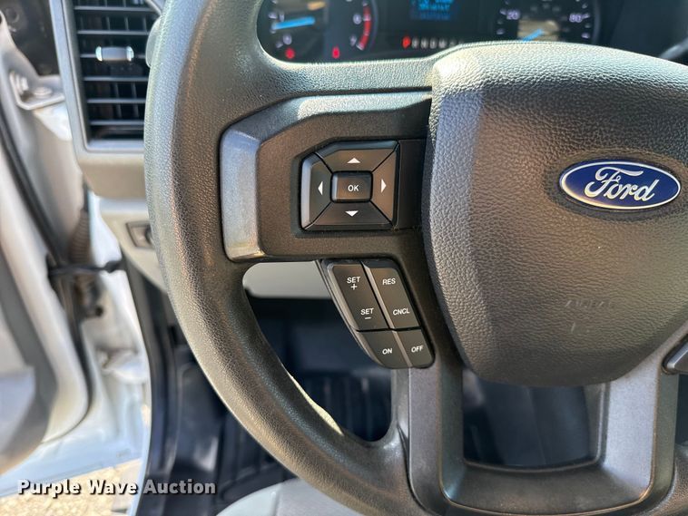 image for item ET6459 2020 Ford F250 Super Duty Crew Cab pickup truck