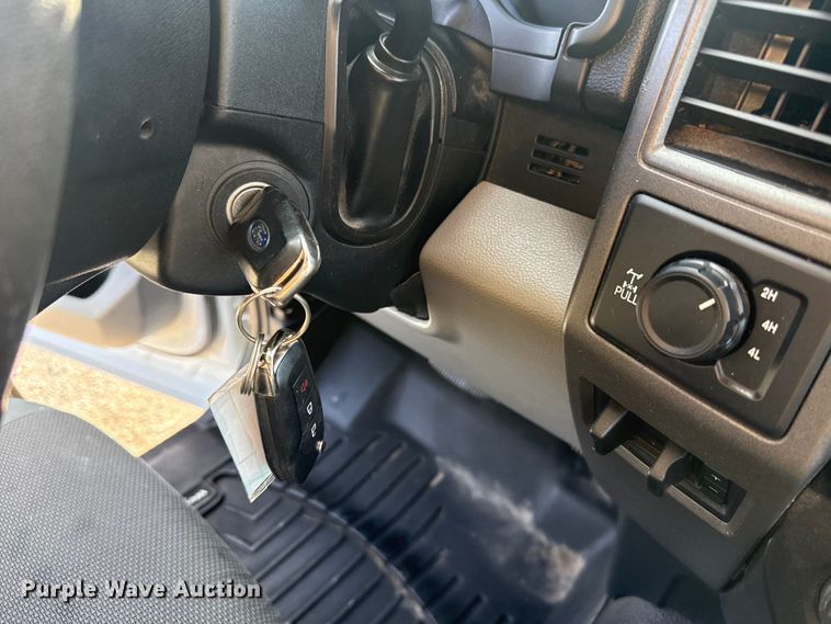 image for item ET6459 2020 Ford F250 Super Duty Crew Cab pickup truck