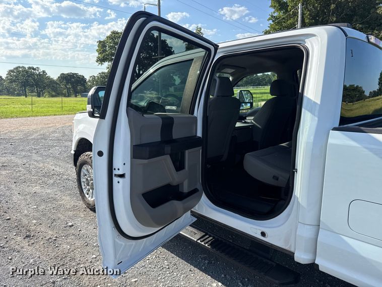 image for item ET6459 2020 Ford F250 Super Duty Crew Cab pickup truck