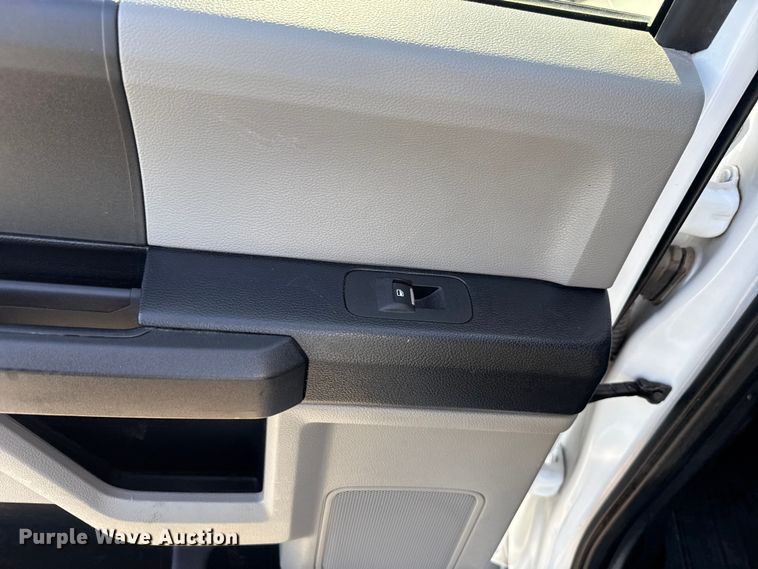 image for item ET6459 2020 Ford F250 Super Duty Crew Cab pickup truck