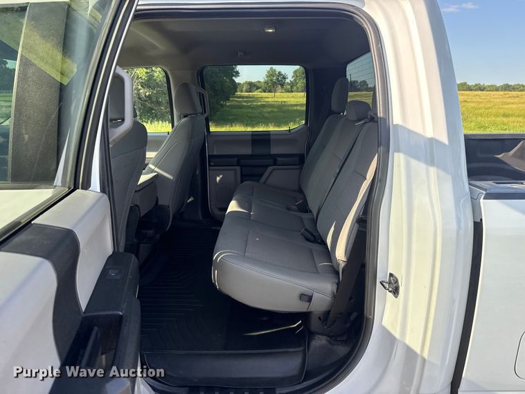 image for item ET6459 2020 Ford F250 Super Duty Crew Cab pickup truck