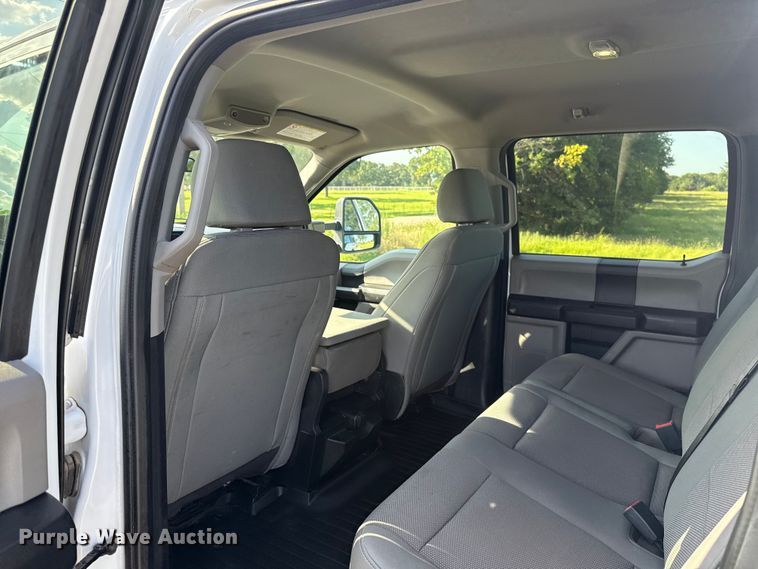 image for item ET6459 2020 Ford F250 Super Duty Crew Cab pickup truck